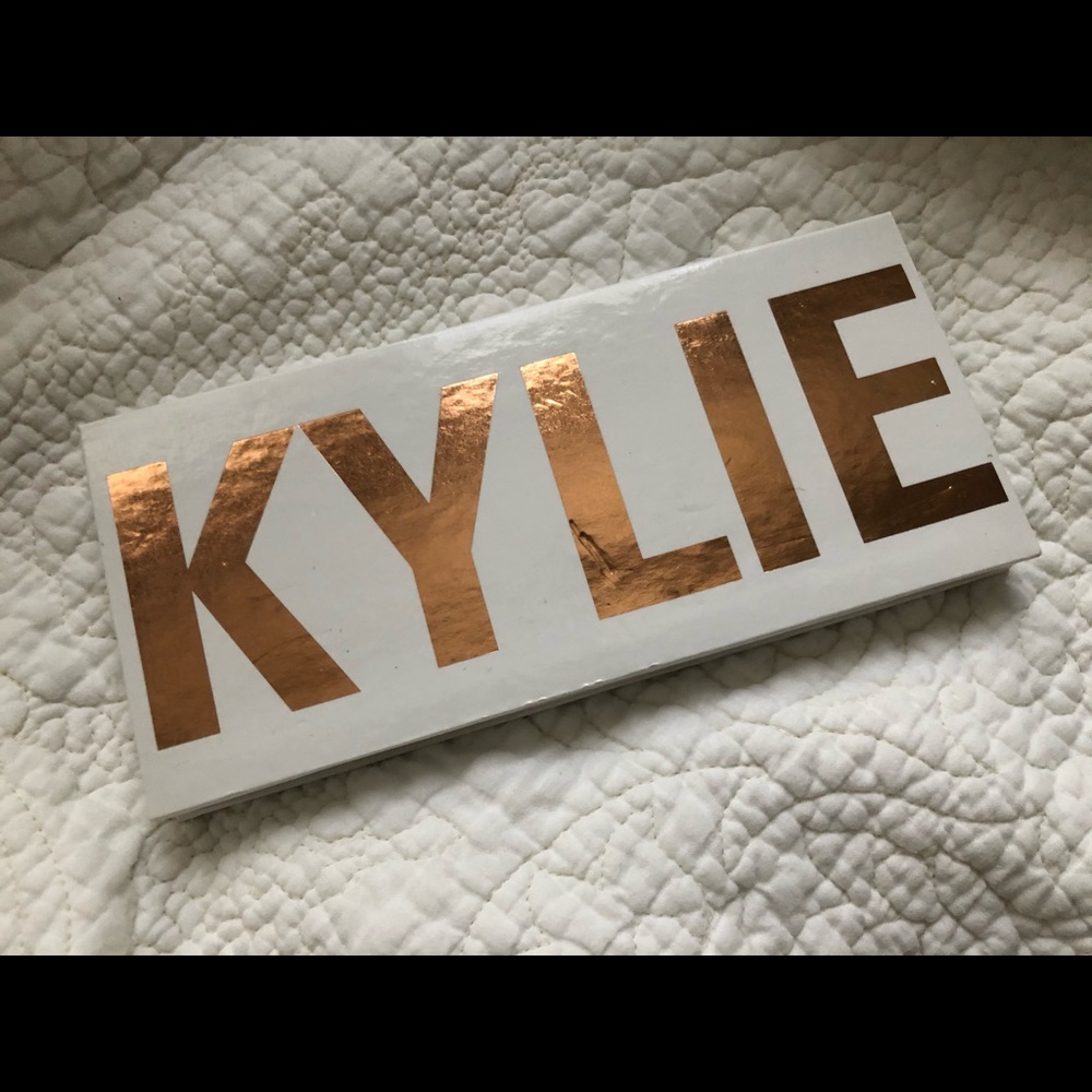 Kylie Cosmetics Royal Peach Palette